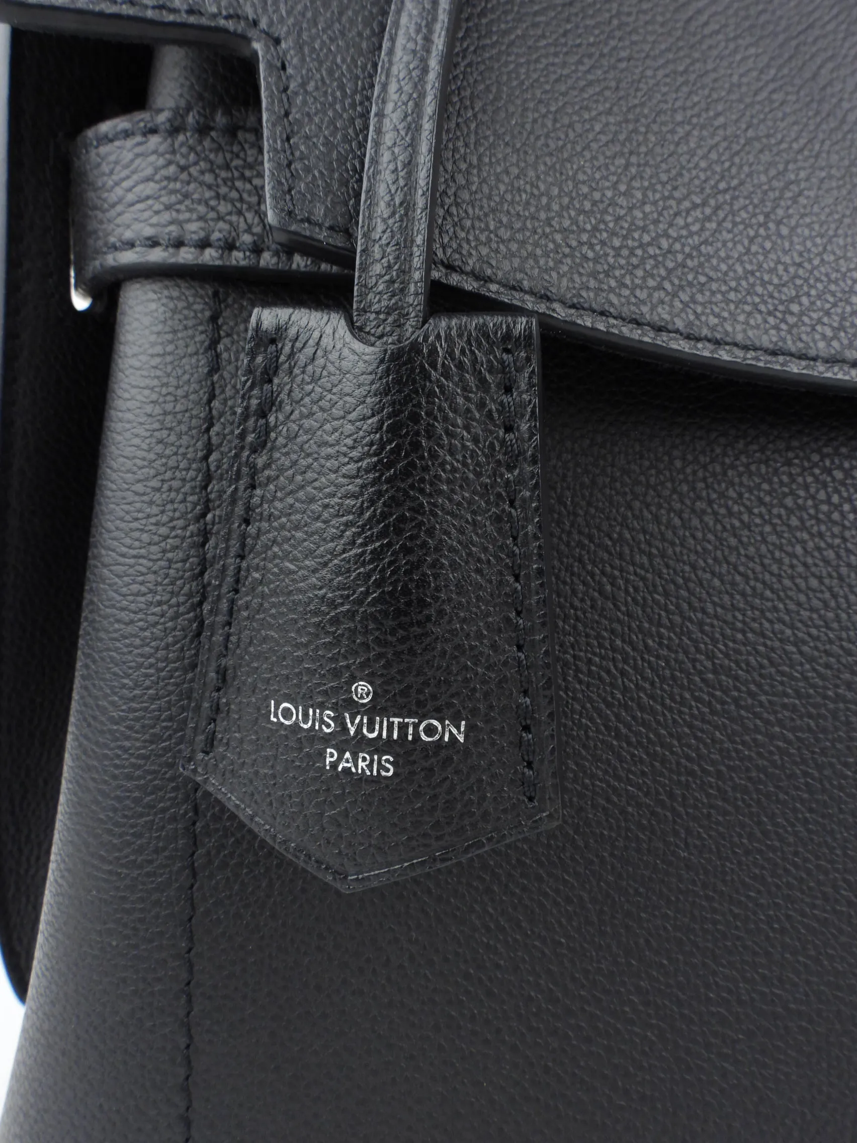 Louis Vuitton Black Grained Calfskin Leather Lockme Ever MM Two Way Top Handle Bag